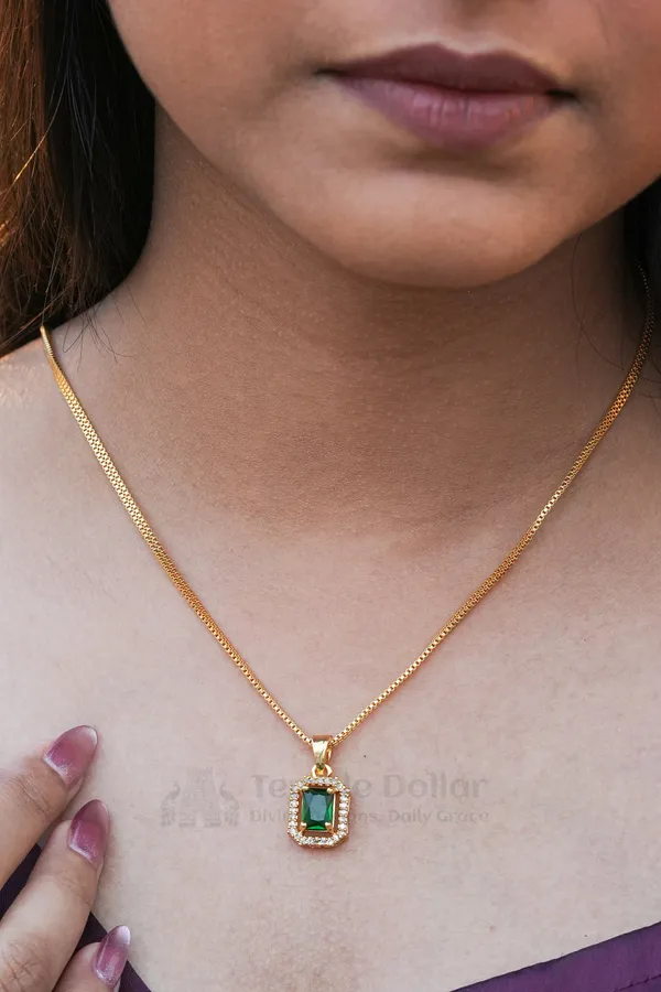 Emerald_Square_Halo_Pendant