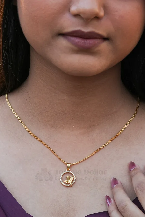 Classic_Round_Crystal_Cluster_Pendant