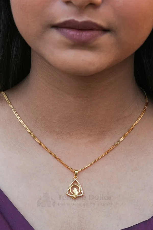 Triangle_Crystal_Gold_Pendant