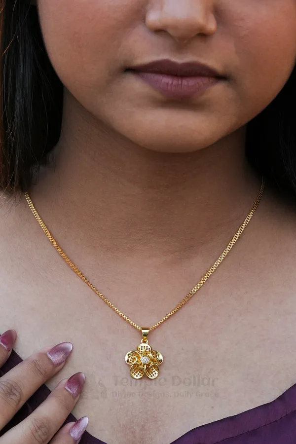 Lattice_Floral_Gold_Pendant