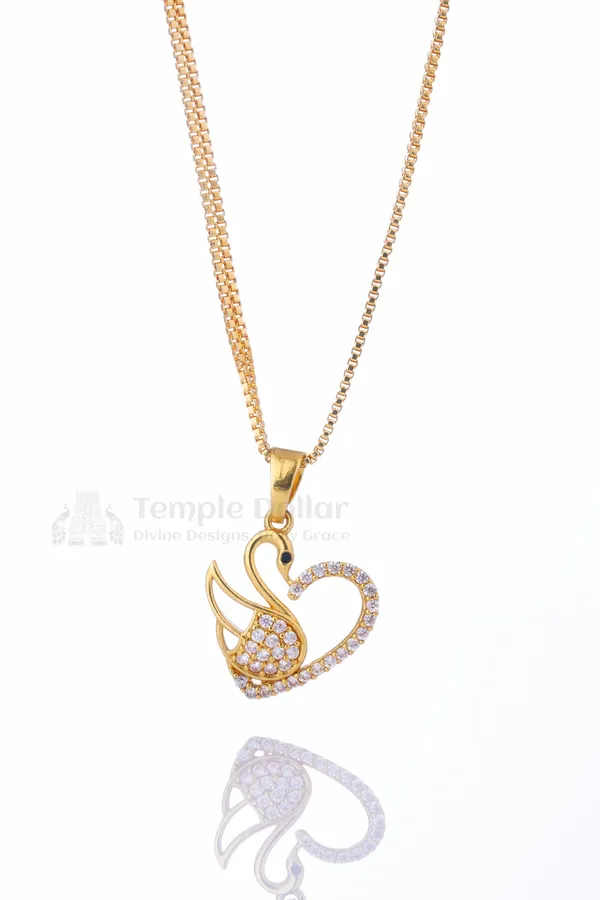 Swans_Romantic_Gold_Pendant