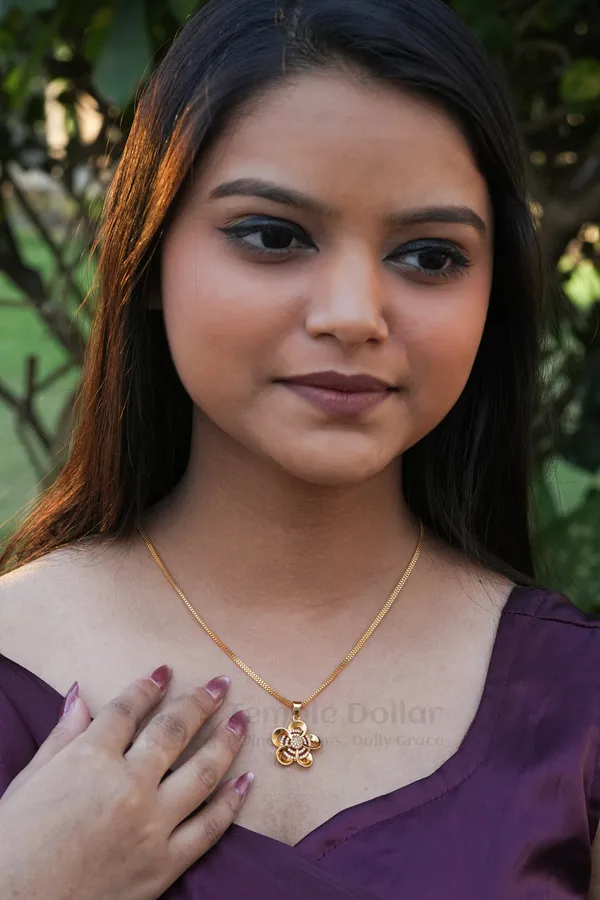 Circular_Ruby_Halo_Pendant