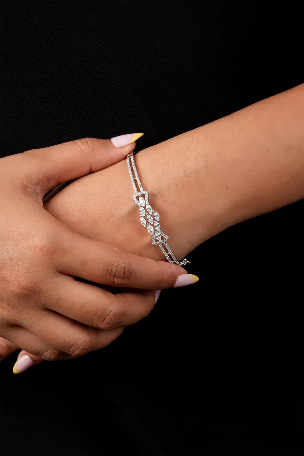 Floral_Cluster_American_Diamond_Silver_Tone_Bracelet