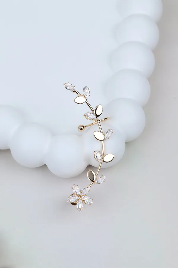 Sparkling_Crystal_Leaf_Ear_Cuff