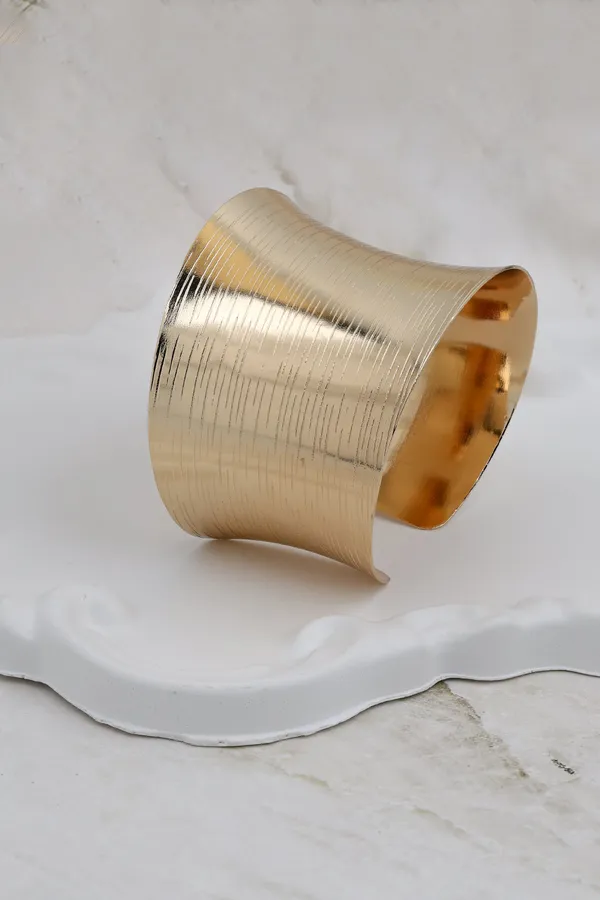 Gold_Etched_Statement_Cuff