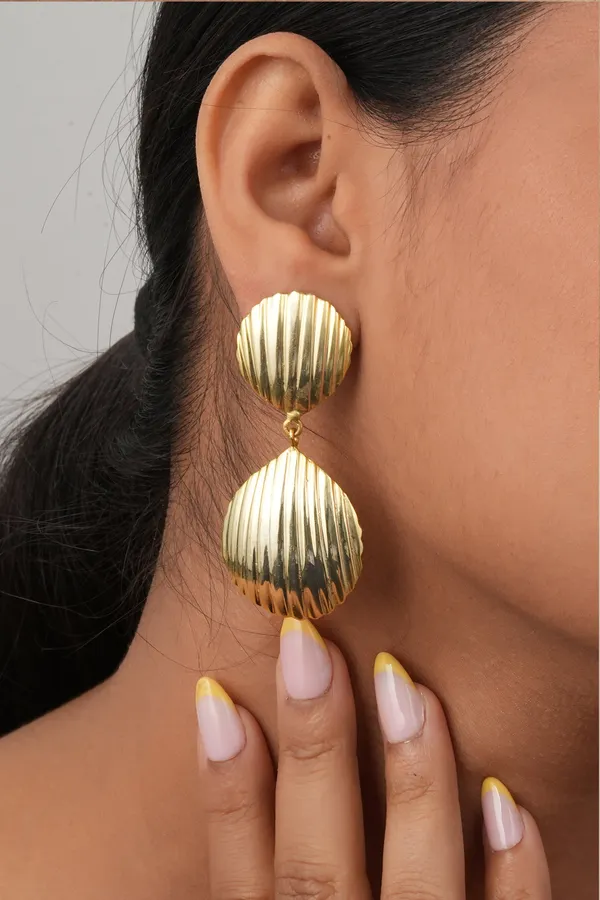 Shell_Shaped_Drop_Earrings