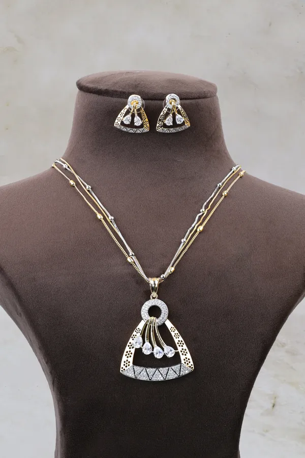 Royal_American_Diamond_Pendant_Set