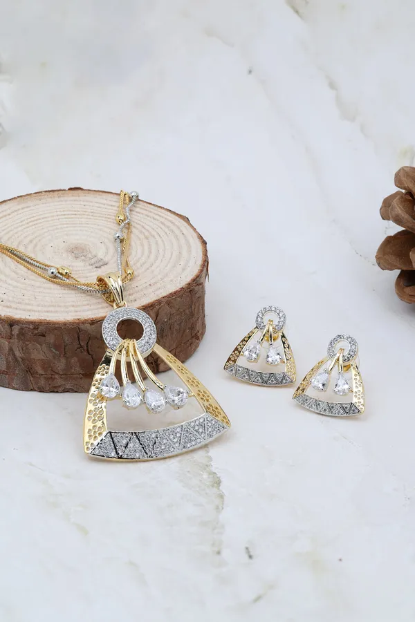 Royal_American_Diamond_Pendant_Set