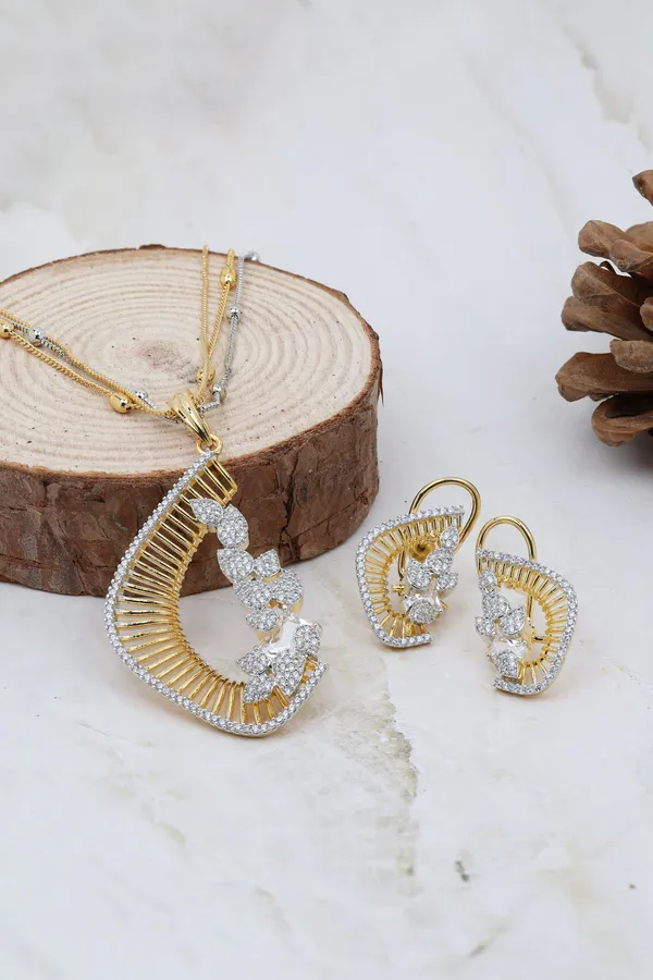 Luxury_Crescent_Cz_Pendant_Set_For_Women