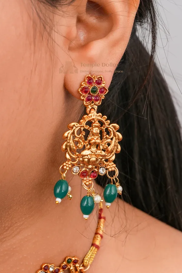 Antique_Gold_Lakshmi_Temple_Jewelry_Set