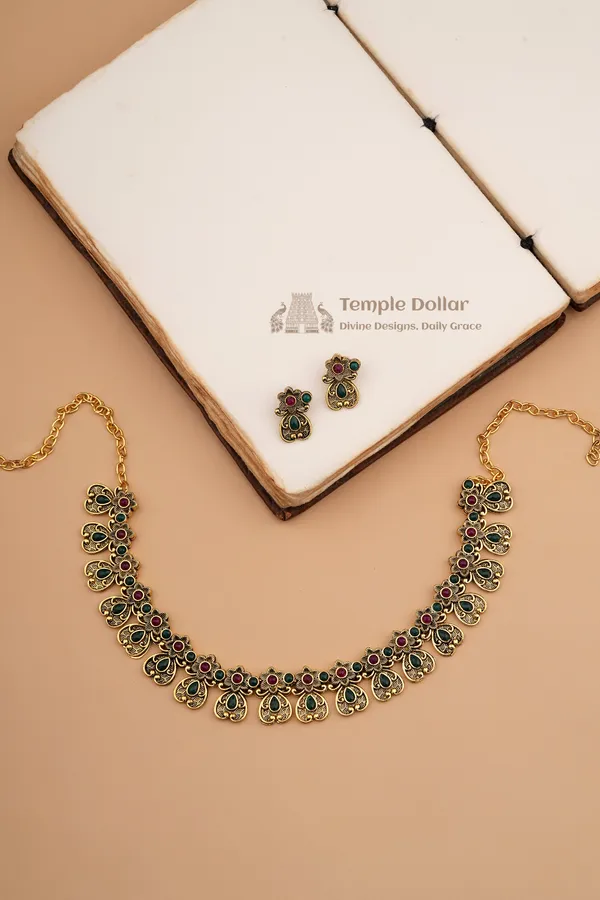 Rose_Garden_Antique_Kemp_Necklace