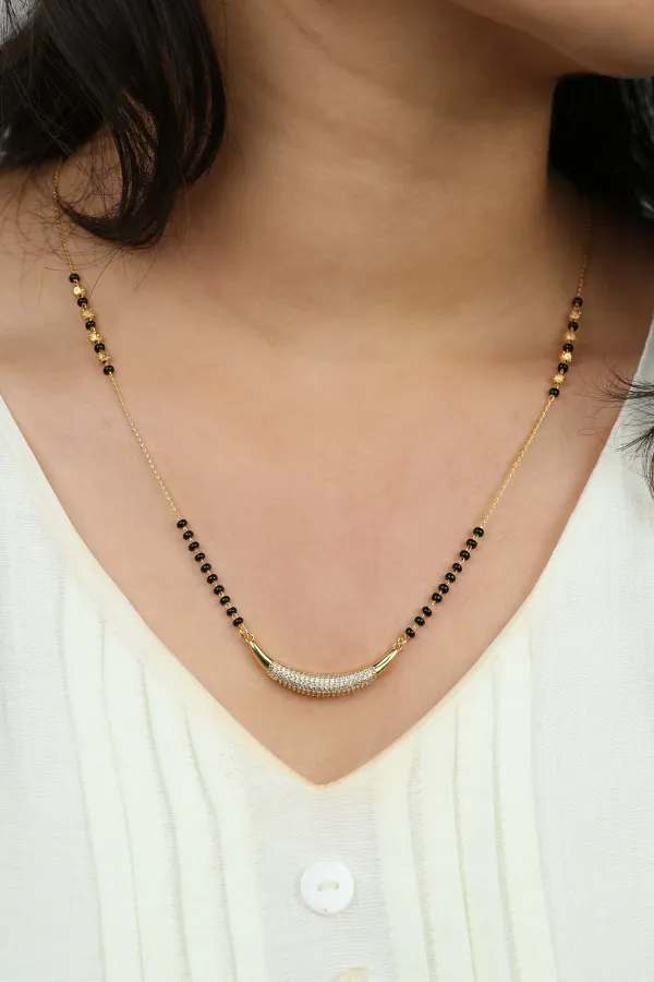 Gold_Curved_Pavé_CZ_Bar_Pendant_Daily_Wear_Necklace_Mangalsutra_for_Women