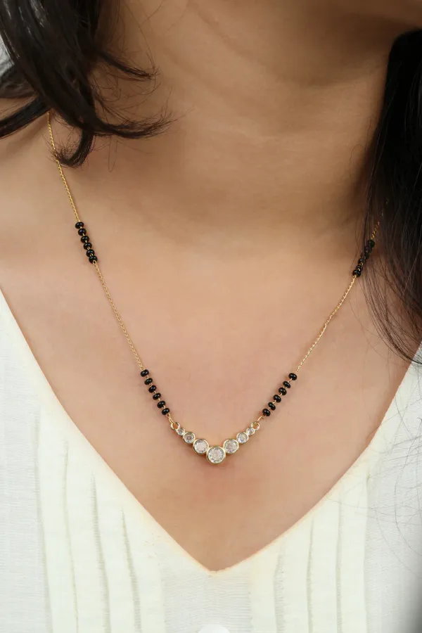 Gold_Graduated_Round_CZ_Pendant_Mangalsutra_Necklace