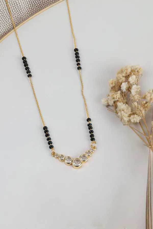 Gold_Graduated_Round_CZ_Pendant_Mangalsutra_Necklace