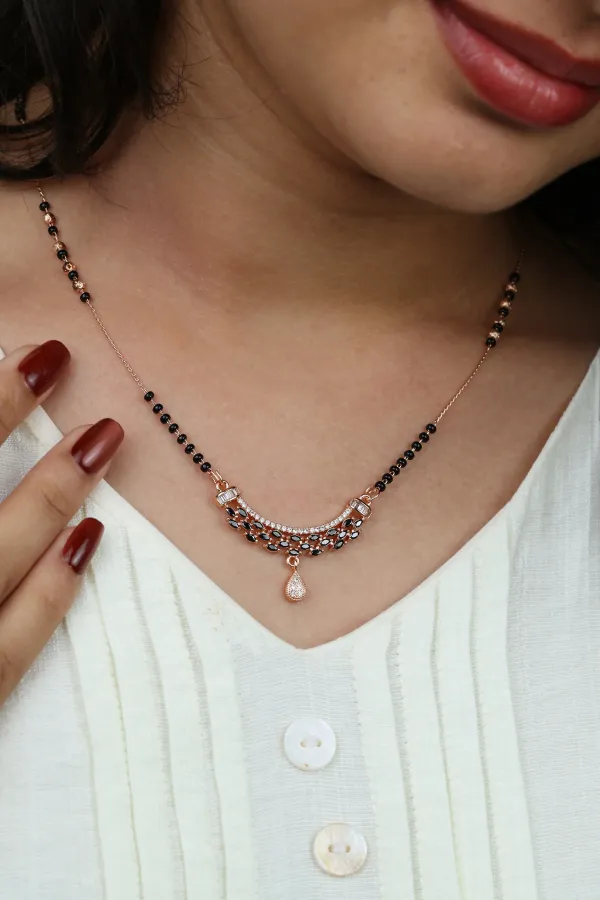 Rose_Gold_Mangalsutra_–_Black_&_White_CZ_Curved_Pendant_with_Drop