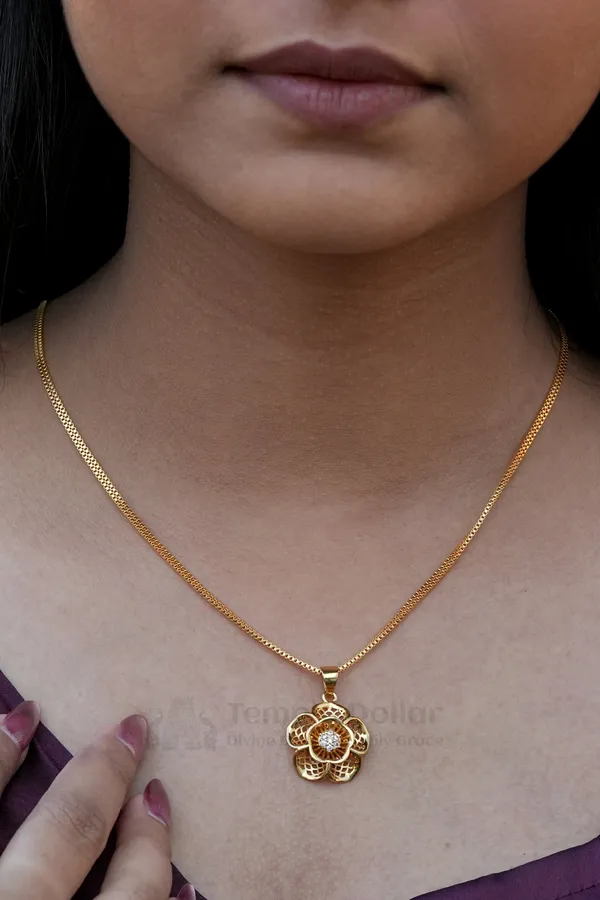 Floral_Bloom_Gold_Plated_Pendant_Chain