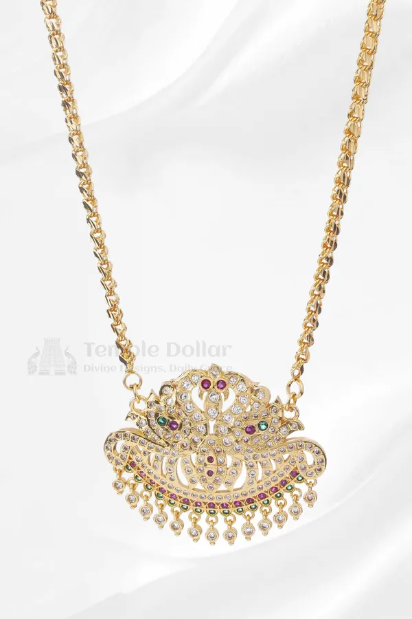 Twin_Peacock_Crescent_Pendant_with_Mugappu_Chain