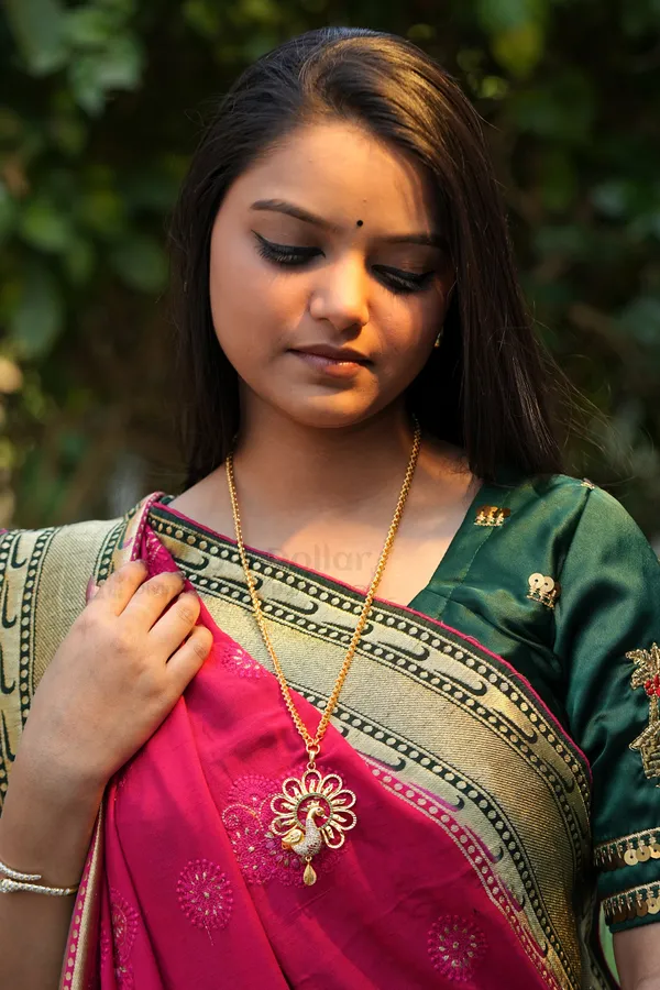Peacock_Motif_Pendant_Necklace_with_Twisted_Rope_Chain
