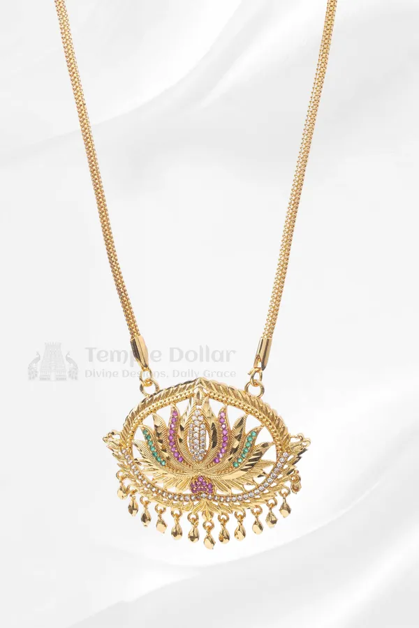 Oval_Lotus_Pendant_with_Fancy_Box_Chain