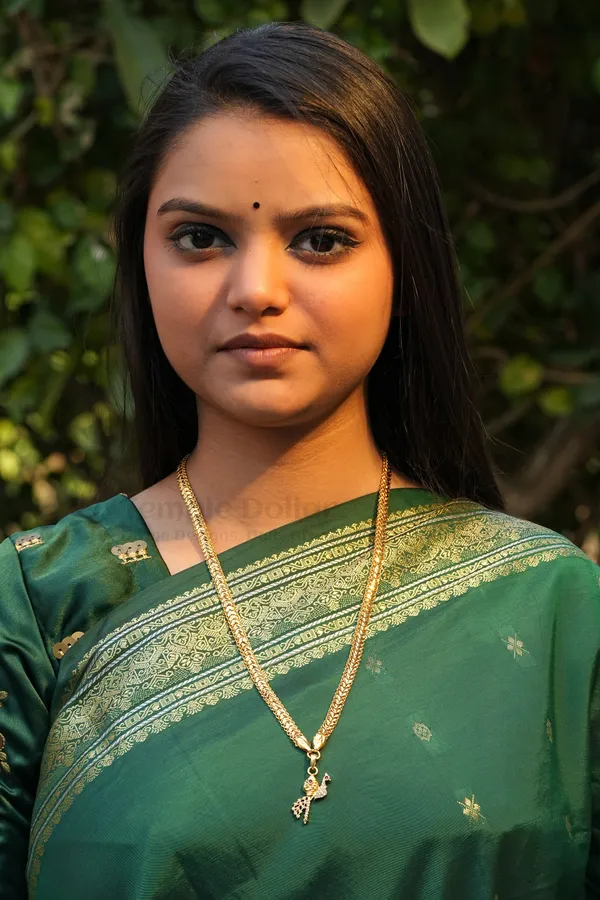 Murugan_Vel_with_Peacock_Pendant_on_V-Link_Chain