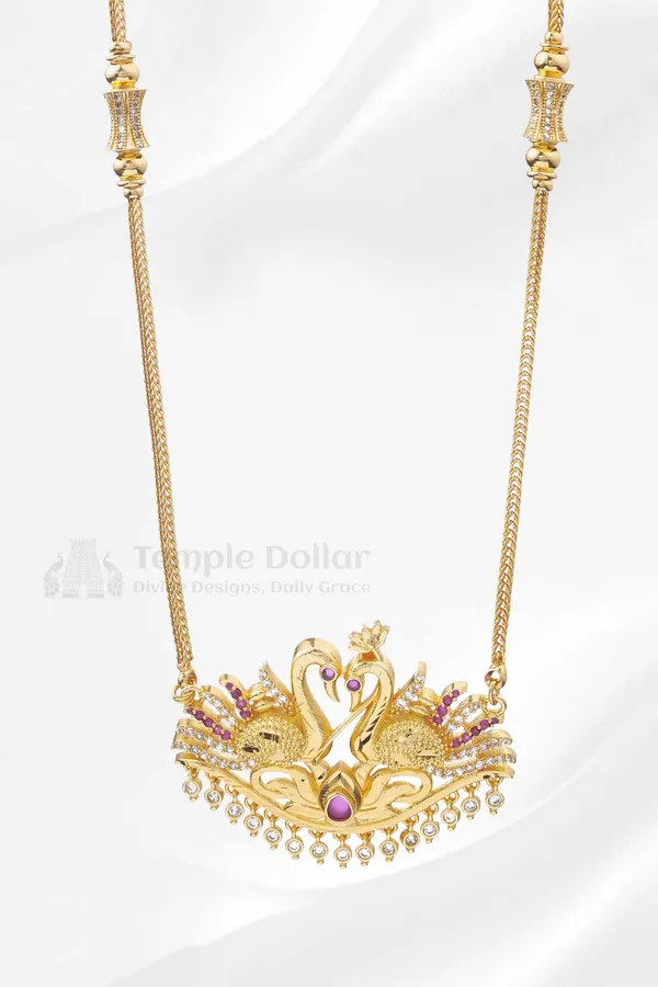 Twin_Swan_Textured_Pendant_with_Twisted_Rope_Chain