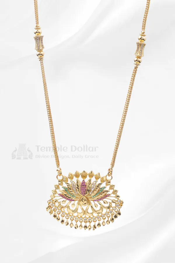 Lotus_Paisley_Textured_Pendant_with_Twisted_Rope_Chain