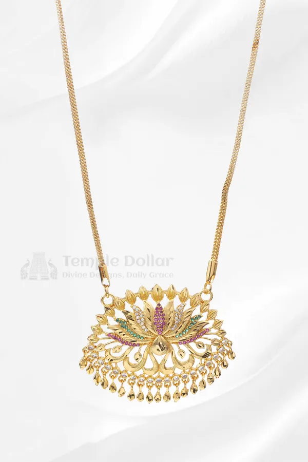 Lotus_Paisley_Textured_Pendant_with_Mugappu_Chain