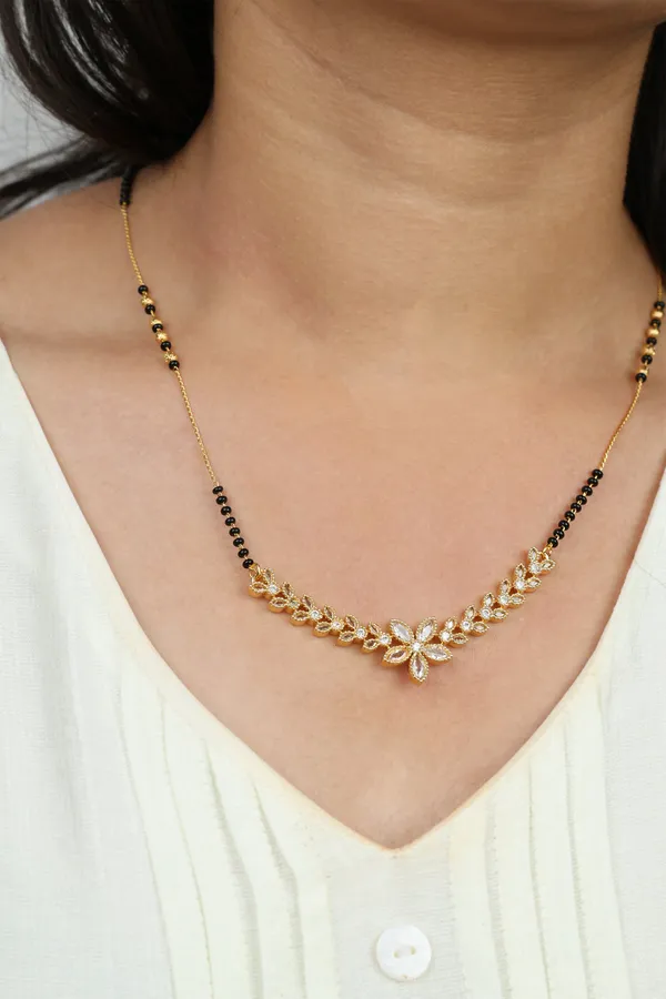 Dainty_Gold_Mangalsutra_-_Floral_Leaf_CZ_Pendant_Daily_Wear_Necklace