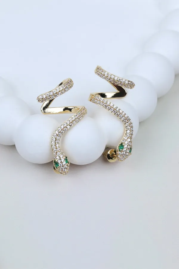 Snake_Shaped_Ear_Cuff