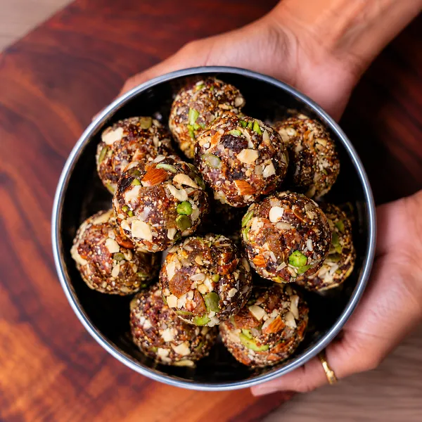 250_g_Dry_Fruits_Seeds_Laddu_–_17_Ingredient_with_Dates_&_Desi_Cow_Ghee_|_Traditional_Indian_Energy_Laddu_|_Healthy_Nut_&_Seed_Snack