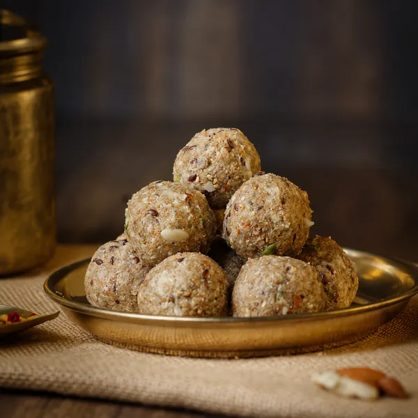 Oats_Jaggery_Laddu_-_No_Sugar_|_Healthy_Oats_Sweets_Online_|_100%_Pure_Organic_Jaggery_|_Zero_Preservatives_&_Fresh_|_Buy_Fresh_Oats_Laddus_Today
