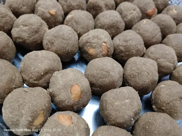 Multi_Millet_Jaggery_Laddu_|_Made_with_Cashew_&_Desi_Cow_Ghee_|_No_Refined_Sugar