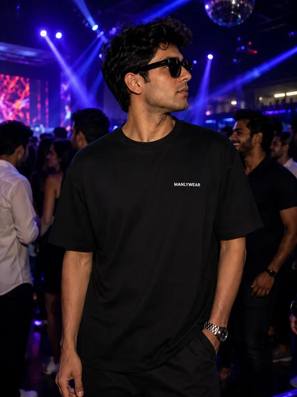 Black_Cotton_Round_Neck_T_Shirt_For_Men