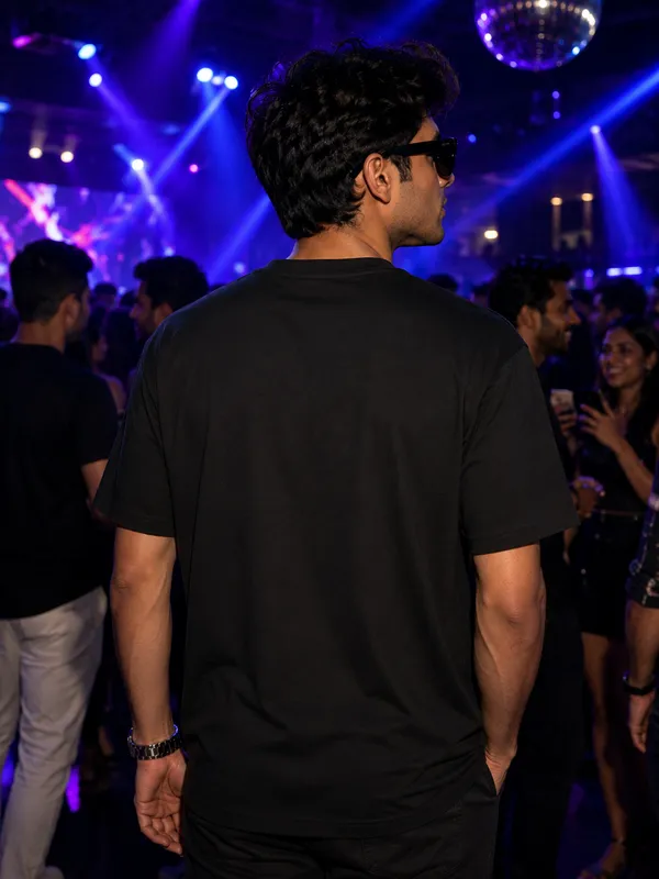 Black_Cotton_Round_Neck_T_Shirt_For_Men