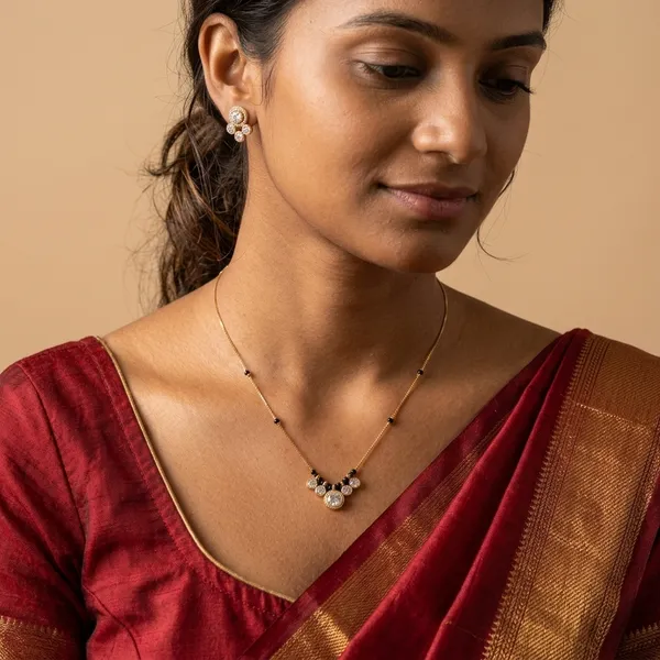 Multicolor_Beaded_Crystal_Pendant_Mangalsutra_Necklace_For_Women