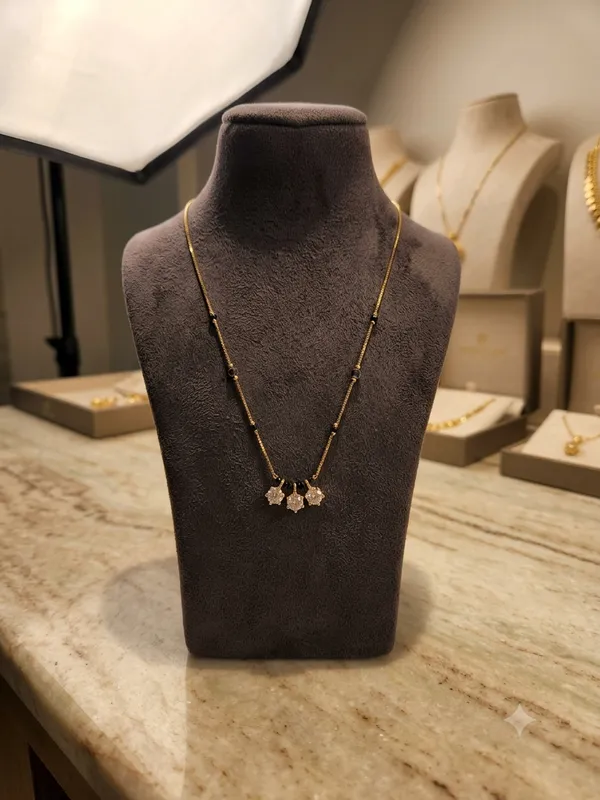 Premium_Floral_Charm_Pendant_Necklace_For_Women