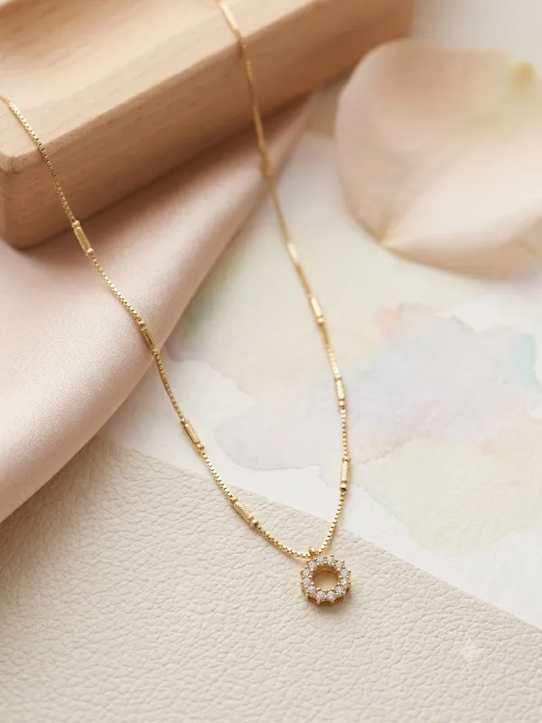 Multicolor_Open_Circular_Pendant_Chain_Necklace_For_Women