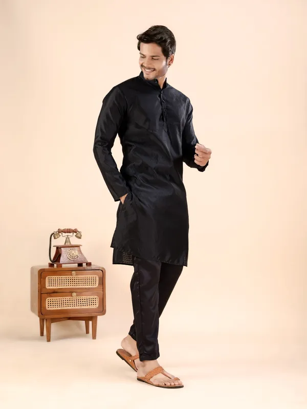 Black_Jhimi_Silk_Kurta_For_Men