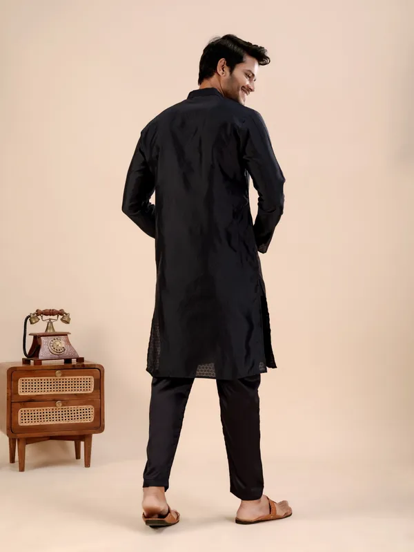 Black_Jhimi_Silk_Kurta_For_Men