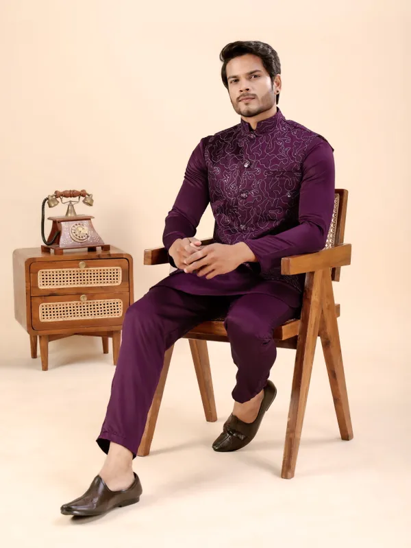 D7_Embroidery_Overall_Koti_Wine