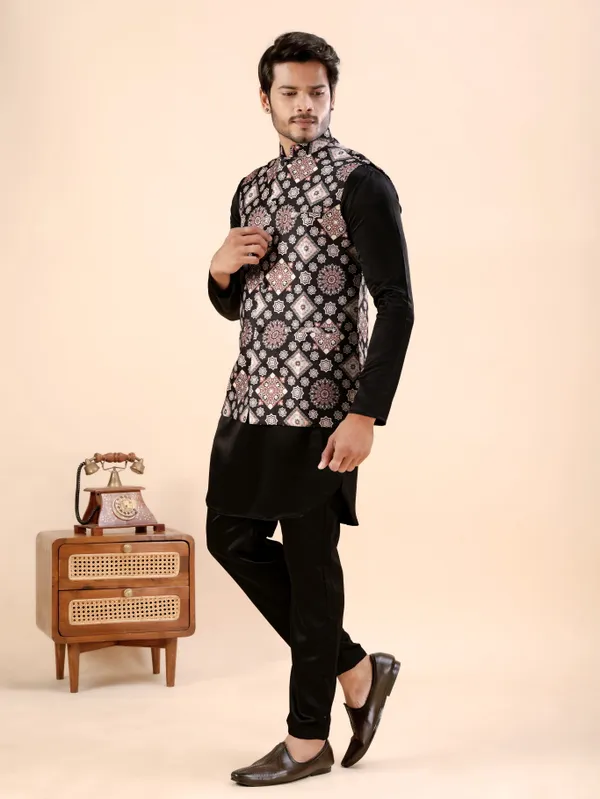 Men_Jacket_Black_Print