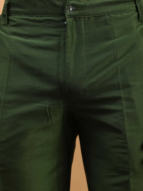 Men_Pant_Dark_Green