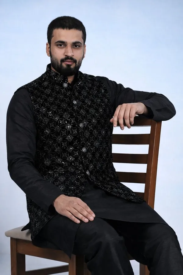 Velvet_Koti_Black_2