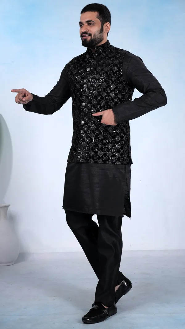 Velvet_Koti_Black_2