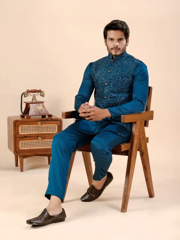 D7_Embroidery_Overall_Koti_Petrol_Blue