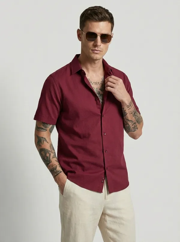 Maroon_Viscose_Blend_Regular_Fit_Micro_Textured_Casual_Shirt_For_Men