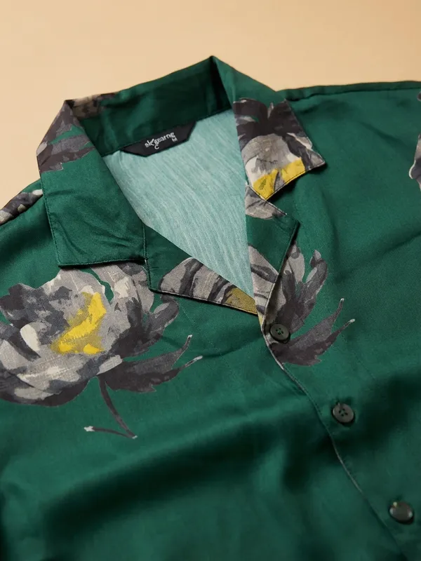 Green_Satin_Boxy_Fit_Floral_Print_Cuban_Collar_Shirt_For_Men