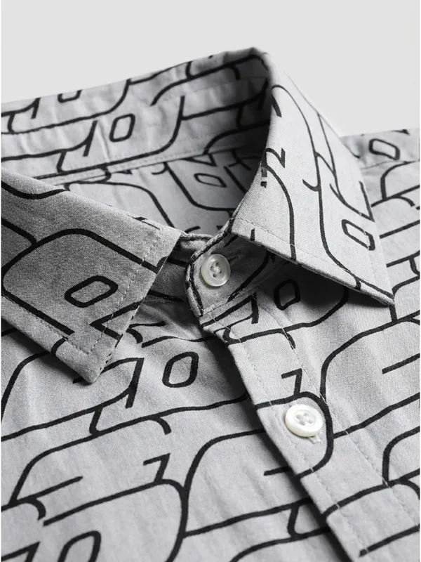 White_Viscose_Cotton_Regular_Fit_Geometric_Print_Casual_Shirt_For_Men