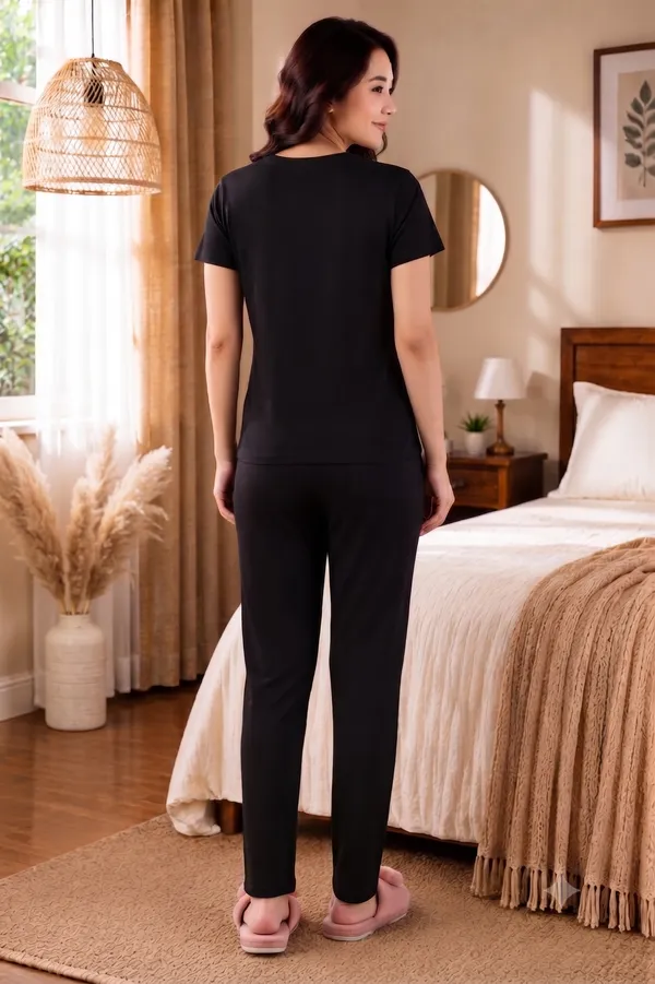 Women's_Trendy_Night_Suit_Set_of_Top_&_Pyjama