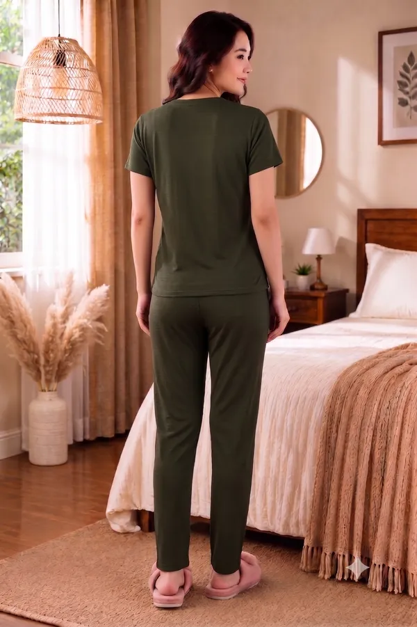 Women's_Trendy_Night_Suit_Set_of_Top_&_Pyjama